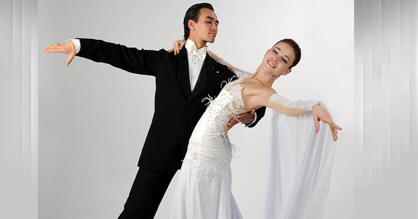 DÜĞÜN DANSINIZ BİRLİKTELİĞİNİZİN EN ÖZEL SEMBOLÜDÜR